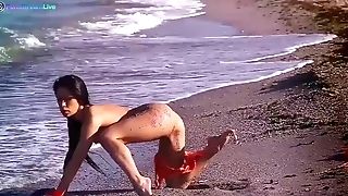 Mia Diamond Erotic And Voluptuous Jerking On The Beach