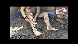 Gresopio Playing With Mud